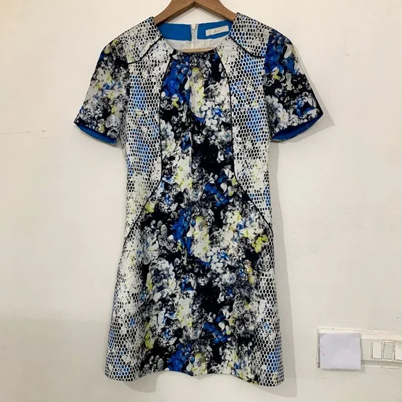 Stylish Printed Dress - Picture 3 of 5